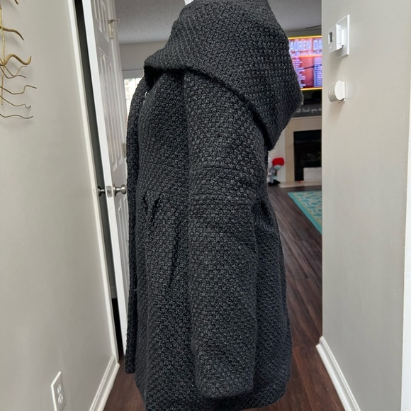 Beautiful green with envy knitted coat - Picture 4 of 8